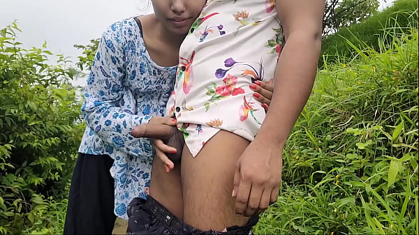 देसी भाभी के साथ खेत में जोरदार चुदाई का मजा