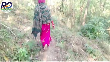 Desi Gaaon Ki Bhabhi Jungle Mein Ghumne Gayi, Uthaya Apna Saree Aur Dikhaya Apna Jhajh, Chuchiyan Aur Gaand, Phir Daali Baingan Apne Andar. Hindi Audio Wala Maza.
