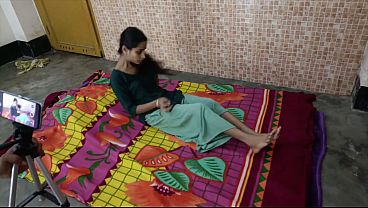 अकेली जवान सौतेली बहन ने अपने सौतेले भाई को बुलाकर अपनी चूत की प्यास बुझवाई