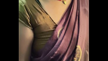 Hey, I’m Into Hot Indian Housewives