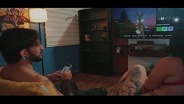 Me Encanta Rebotar En Su Verga Mientras Me Distraigo Con Los Videojuegos, Sintiendo Cada Embestida