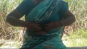 Indian Housewife Gets Wild Outdoor Sex In Guest House