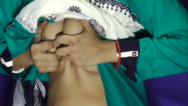 इन्डियन भाभी को बॉयफ्रेंड्स ने जोरदार चोदा