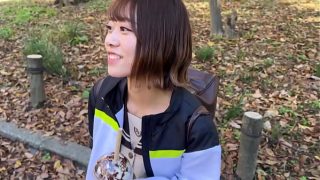 りお(18)テニス部の現役高3生、じゅっぽり吸引フェラで初めて精子を味わい、部活で鍛えた肉体でセルフピストン、ゴム外しで無許可中出し