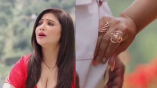 Indian Aunty Gets Naughty With Her Car Driver