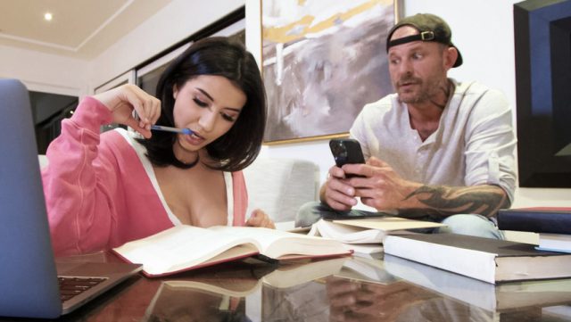 Sneak Over While My Parents Are Out – Roxie Sinner And Scott Nails Get Nasty