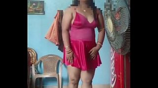 Indian Desi Stepmom Teases With A Slow, Seductive Glance