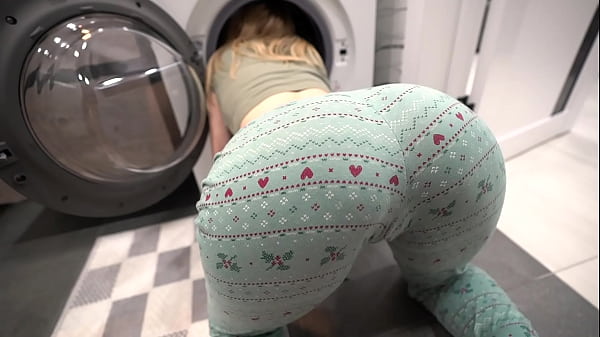 Step Bro Shoves It Deep In Step Sis While She’s Bent Over The Washing Machine – Creampie