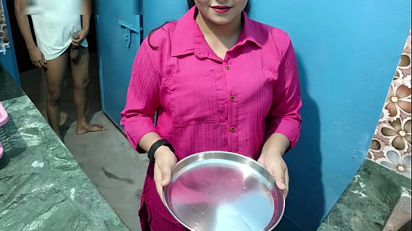 Desi Indian Hot Bhabhi Ka Kitchen Mein Deve Ke Saath Sexy Gapa Gap