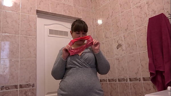 My Girlfriend’s Panties Got A Thick, Mature Bbw Soaking Wet. Homemade, Nasty Fetish Play With Panty Sniffing And A Chubby Milf’s Close-up.